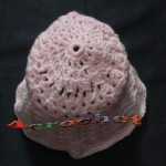 Gorrito en encaje de brujas y conchitas Parte 2