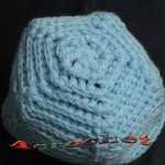 Gorrito en punto relieve posterior